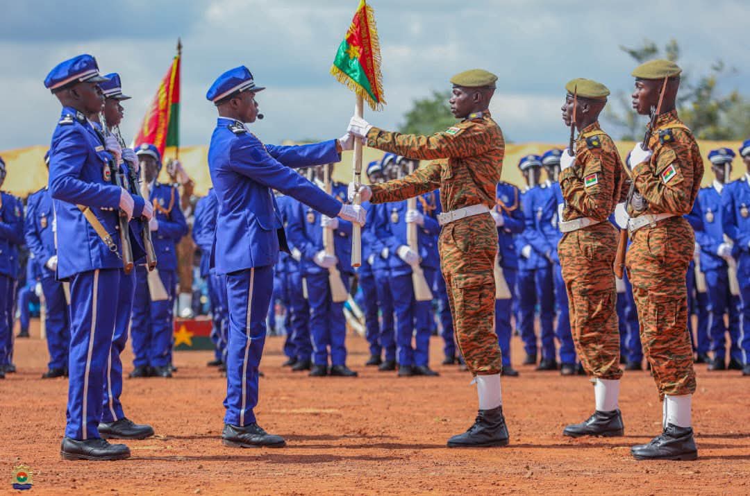 Bobo-Dioulasso : 502 nouveaux sous-officiers de gendarmerie reçoivent leurs épaulettes