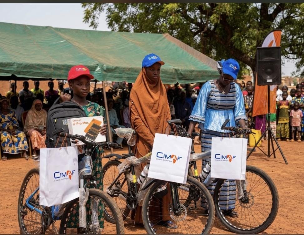 Karangasso-Sambla : CIMAF offre du matériel estimé à 4 millions de FCFA pour la 3ème Journée de l’excellence scolaire.